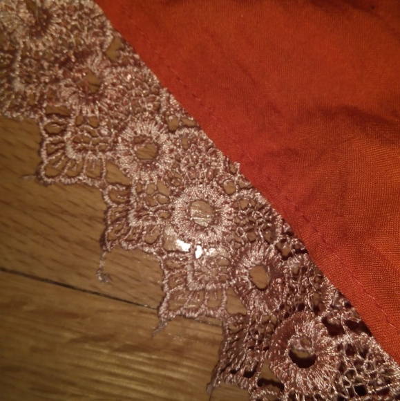 Uk2la orange shorts with lace trimmings - Picture 6 of 8